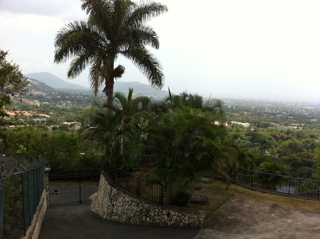 Hill Top Kingston Jamaica Eksteriør billede
