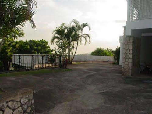 Hill Top Kingston Jamaica Eksteriør billede